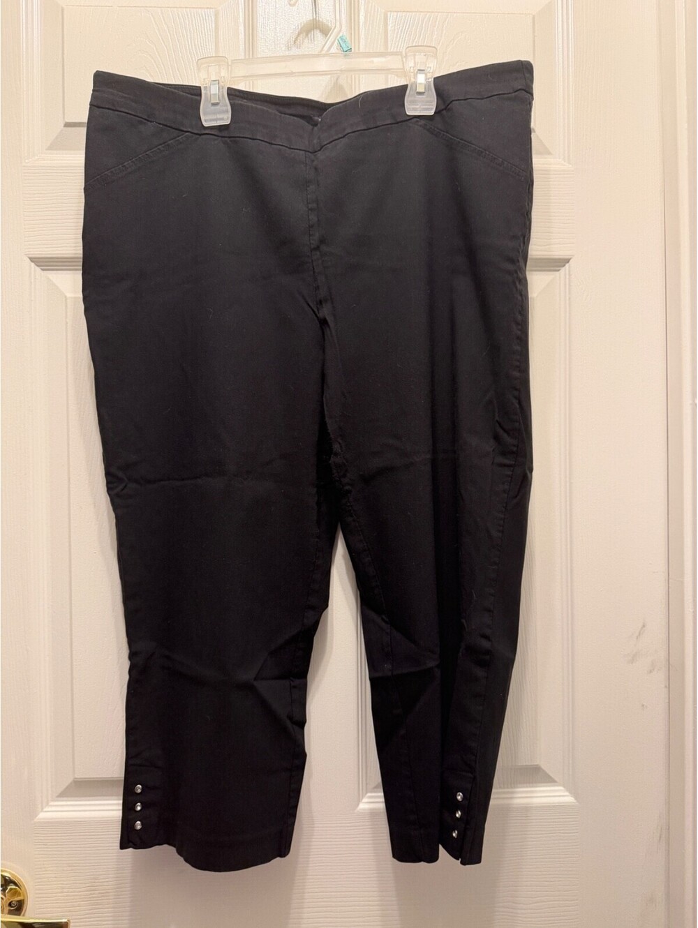 Roz & Ali Black Capris With Rhinestone Detail Size 18